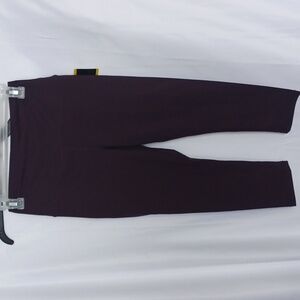 NWT Nude tech solid high waist Capri leggings, Burgundy Summer Fig, size medium